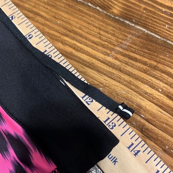 NWOT NIKE Dri-fit Pink and Black Run Fast Live Fearless  running Capri Leggings - Picture 9 of 9